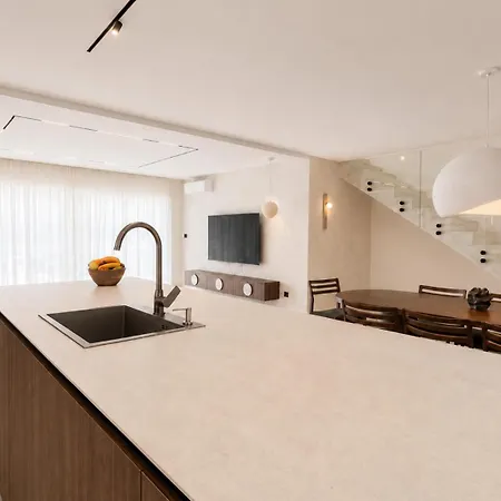 Mariva Sutivan, Modern 4br & Heated Pool ヴィラ *