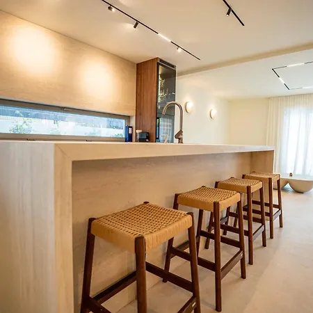 Mariva Sutivan, Modern 4br & Heated Pool Villa *