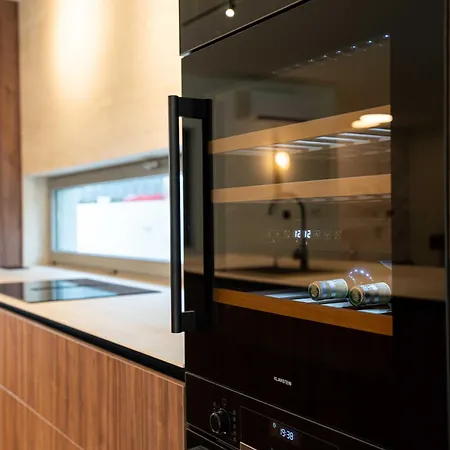 Mariva Sutivan, Modern 4br & Heated Pool スティヴァン