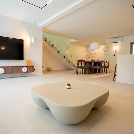 ヴィラ Mariva Sutivan, Modern 4br & Heated Pool *