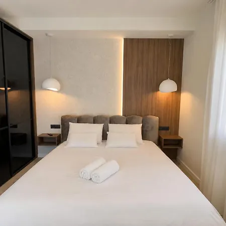 Mariva Sutivan, Modern 4br & Heated Pool