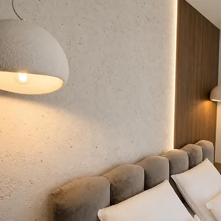 Mariva Sutivan, Modern 4br & Heated Pool
