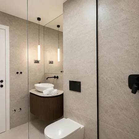 Mariva Sutivan, Modern 4br & Heated Pool *
