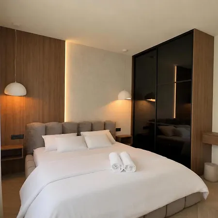 Mariva Sutivan, Modern 4br & Heated Pool *