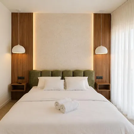 Mariva Sutivan, Modern 4br & Heated Pool