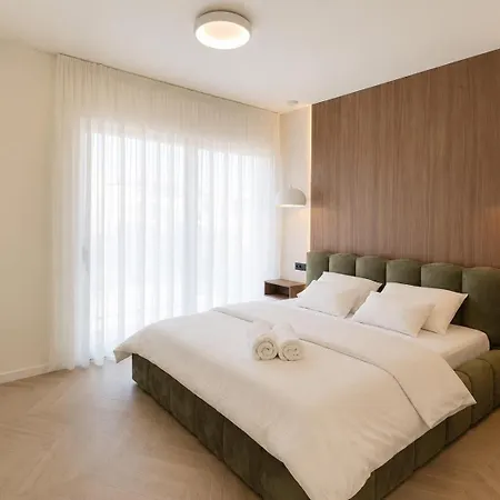 Mariva Sutivan, Modern 4br & Heated Pool Villa