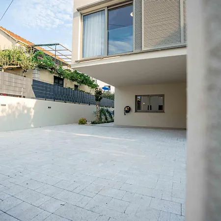 Mariva Sutivan, Modern 4br & Heated Pool ヴィラ