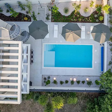 Mariva Sutivan, Modern 4br & Heated Pool ヴィラ *