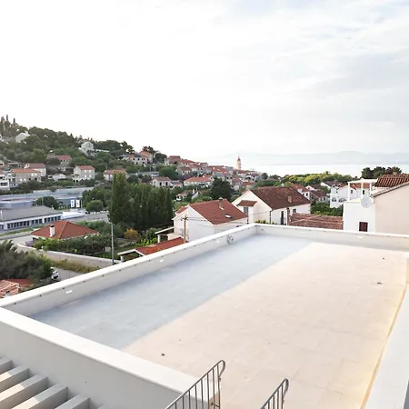 Mariva Sutivan, Modern 4br & Heated Pool
